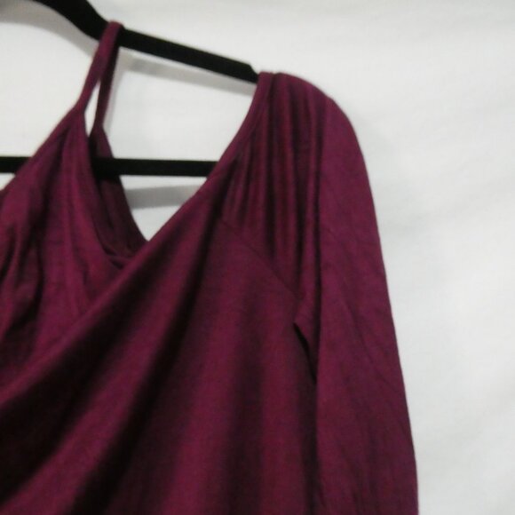 Unbranded | 2XL | Burgundy Cold Shoulder Crochet Lace Panel Top - Picture 12 of 16